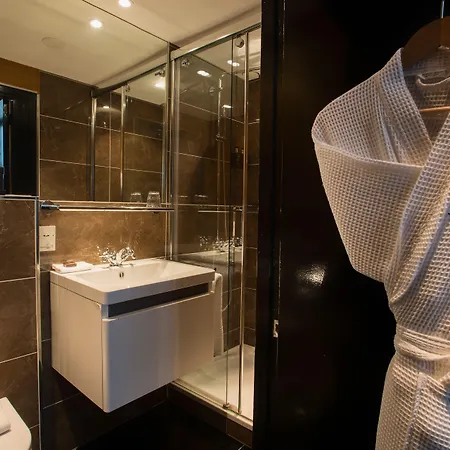 Hotel The Toren Amsterdam, By The Pavilions 4*